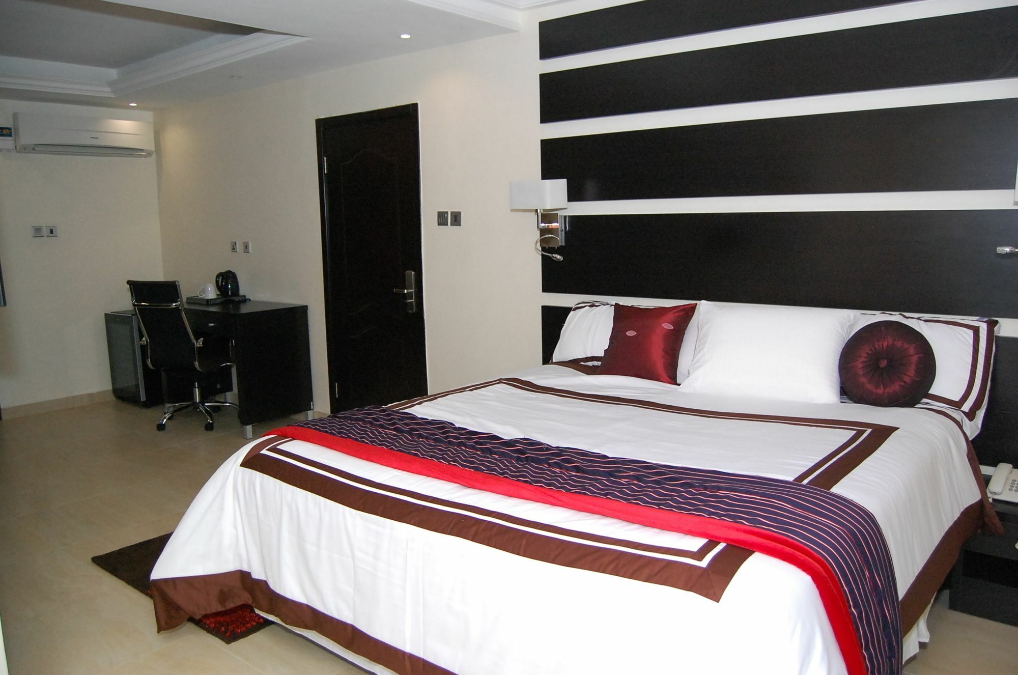 The Montrose Hotel Lekki Exterior foto